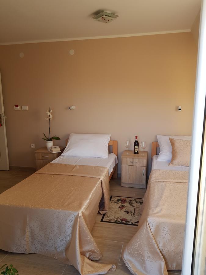 Fruskogorska Terasa Appartement Novi Sad Buitenkant foto