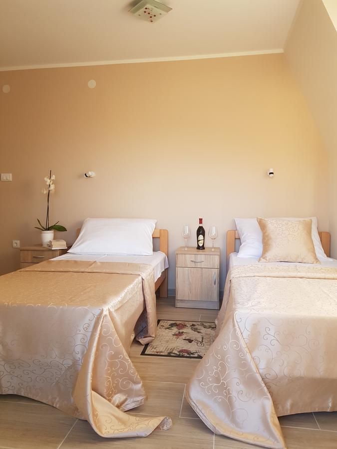 Fruskogorska Terasa Appartement Novi Sad Buitenkant foto